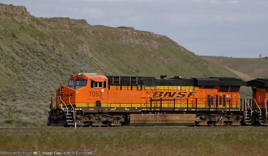 BNSF 7053